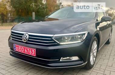 Універсал Volkswagen Passat 2018 в Житомирі