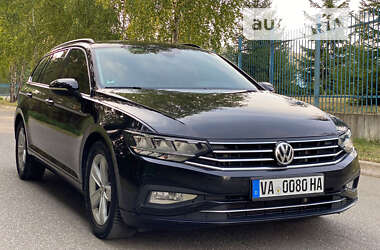 Универсал Volkswagen Passat 2020 в Буче