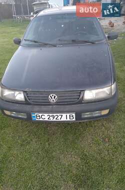 Седан Volkswagen Passat 1994 в Львові