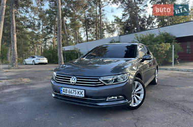 Седан Volkswagen Passat 2016 в Вінниці