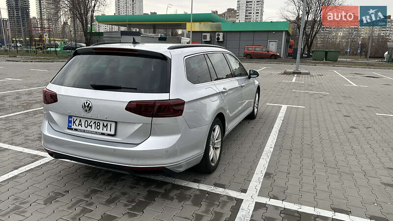 Седан Volkswagen Passat 2019 в Киеве