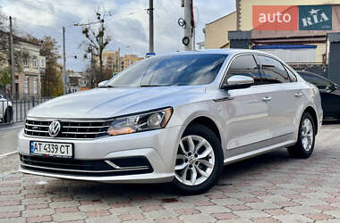 Седан Volkswagen Passat 2016 в Львове