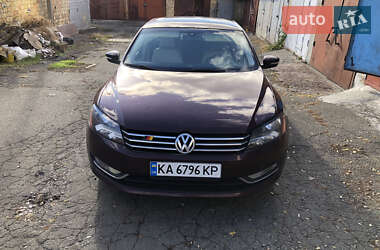 Седан Volkswagen Passat 2013 в Києві