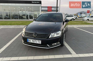 Седан Volkswagen Passat 2012 в Мукачево