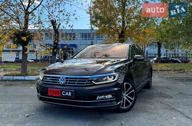 Седан Volkswagen Passat 2019 в Києві