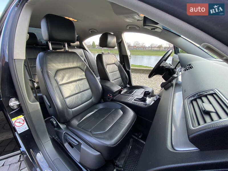 Седан Volkswagen Passat 2014 в Мукачево