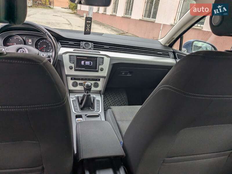 Седан Volkswagen Passat 2015 в Вінниці