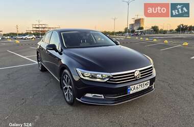 Седан Volkswagen Passat 2018 в Києві