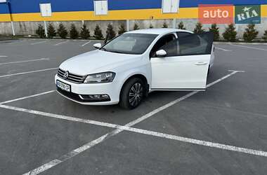 Седан Volkswagen Passat 2013 в Хмільнику