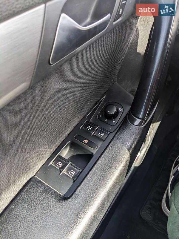 Универсал Volkswagen Passat 2011 в Тернополе