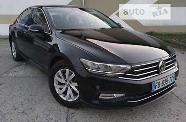 Седан Volkswagen Passat 2020 в Стрию