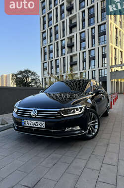 Седан Volkswagen Passat 2017 в Киеве