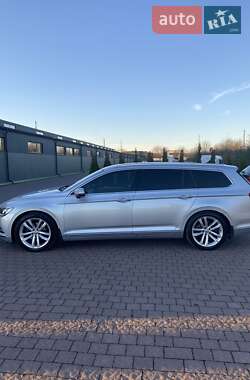 Універсал Volkswagen Passat 2015 в Золочеві