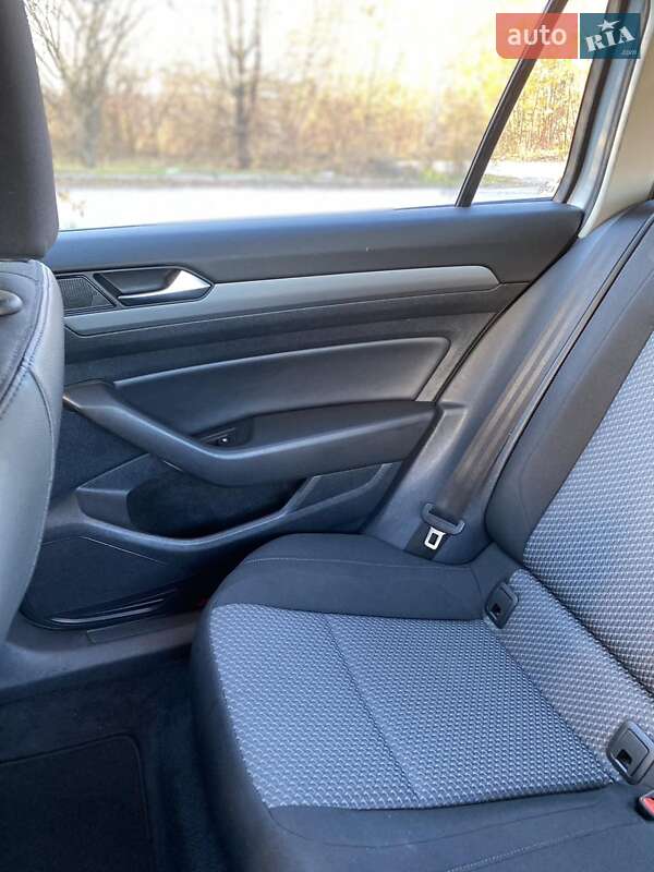 Універсал Volkswagen Passat 2018 в Рівному