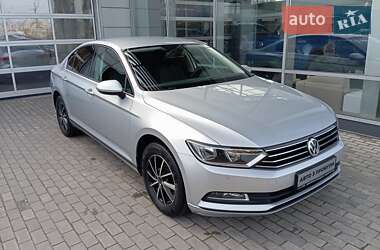 Седан Volkswagen Passat 2017 в Киеве