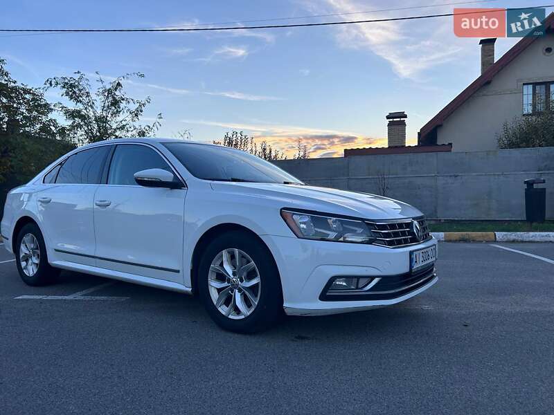 Седан Volkswagen Passat 2016 в Києві