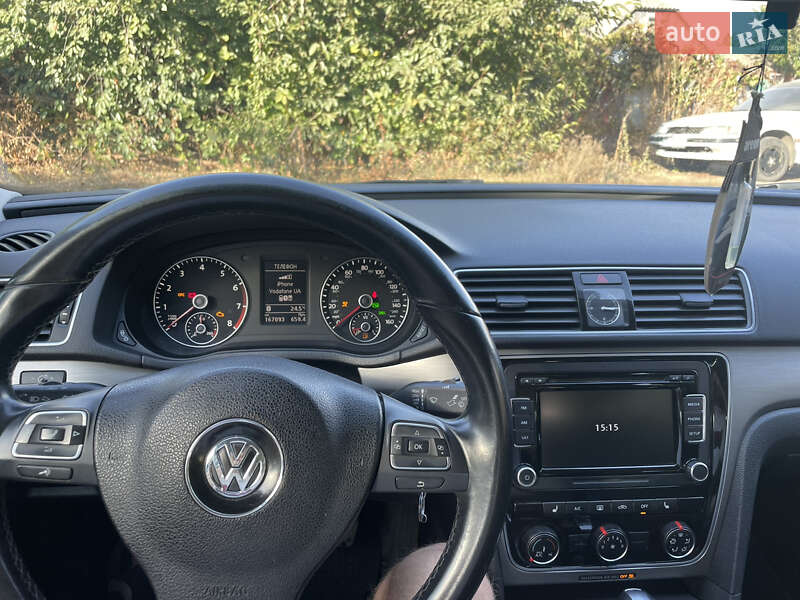Седан Volkswagen Passat 2014 в Лохвице
