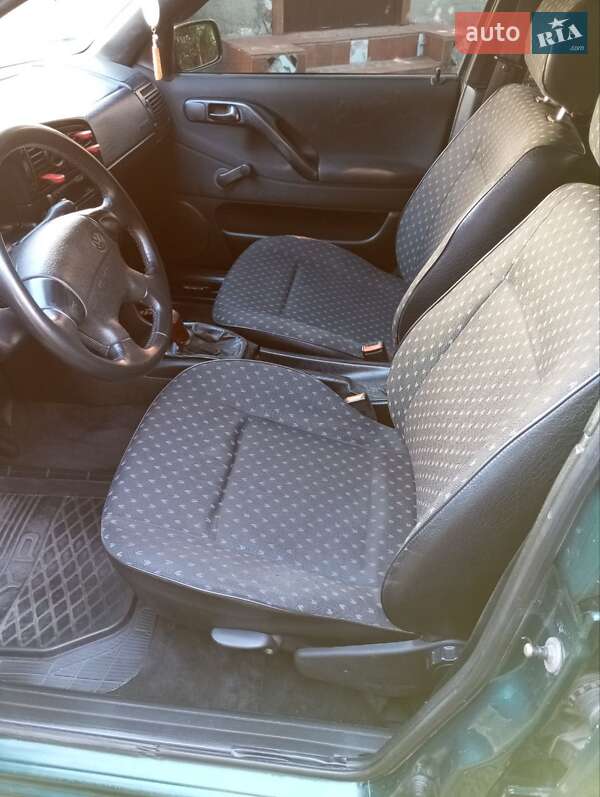 Седан Volkswagen Passat 1996 в Овруче