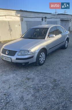 Седан Volkswagen Passat 2001 в Ивано-Франковске