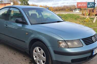 Седан Volkswagen Passat 1997 в Луцьку