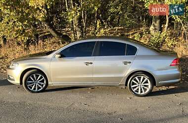 Седан Volkswagen Passat 2013 в Киеве