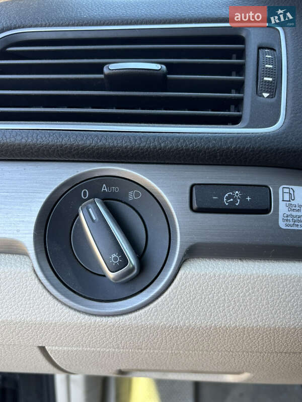 Седан Volkswagen Passat 2013 в Стрые