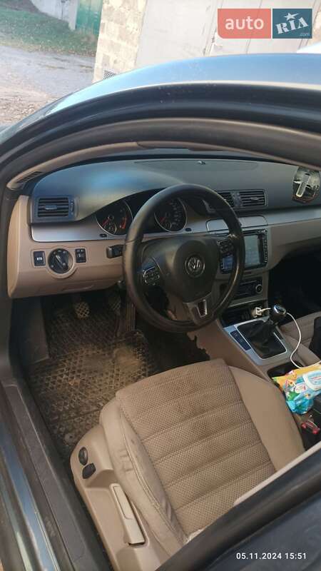 Универсал Volkswagen Passat 2010 в Стебнику