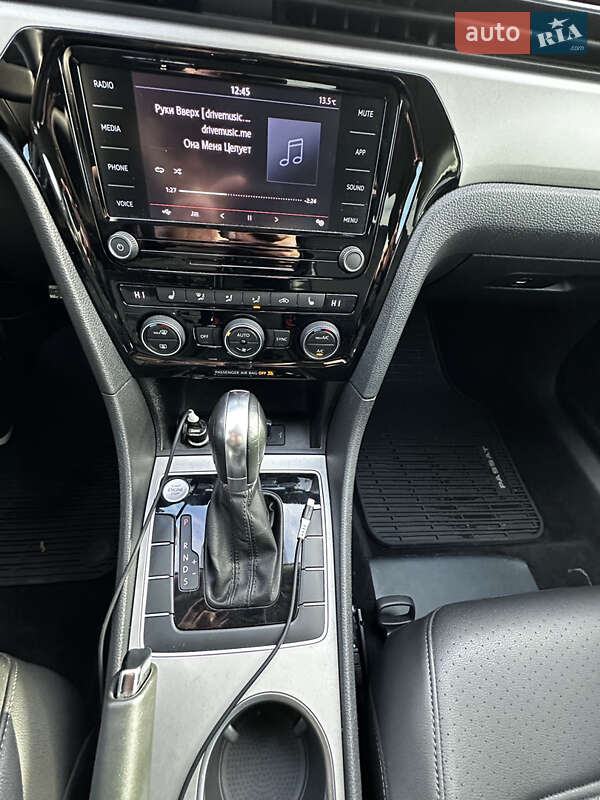 Седан Volkswagen Passat 2020 в Одессе