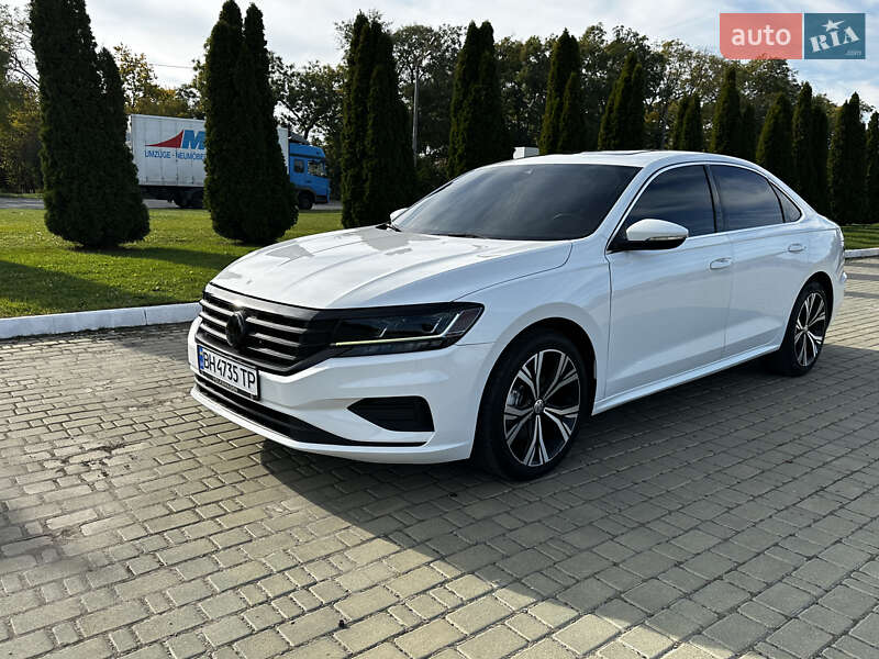 Седан Volkswagen Passat 2020 в Одессе