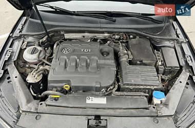 Седан Volkswagen Passat 2015 в 