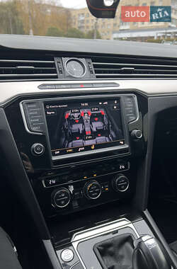 Седан Volkswagen Passat 2015 в 