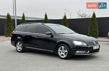 Універсал Volkswagen Passat 2011 в Тернополі