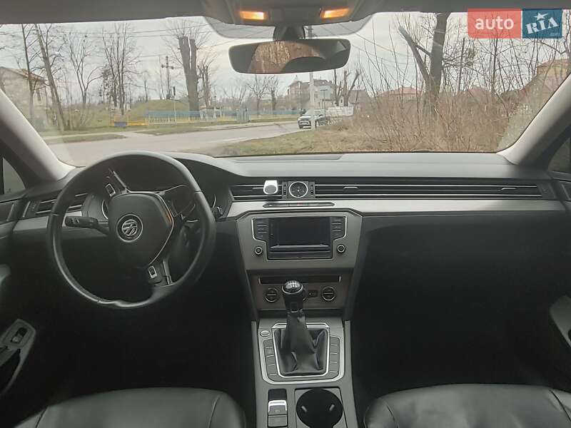 Седан Volkswagen Passat 2016 в Шептицькому