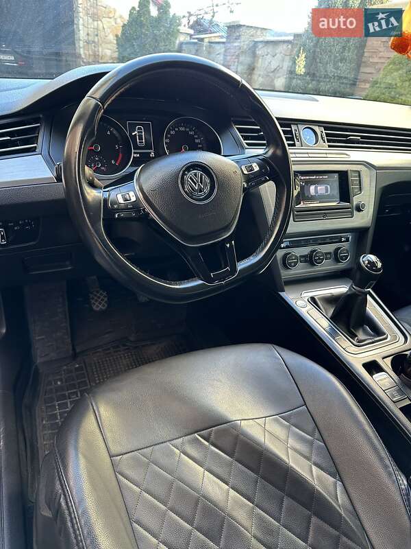 Седан Volkswagen Passat 2016 в Шептицькому