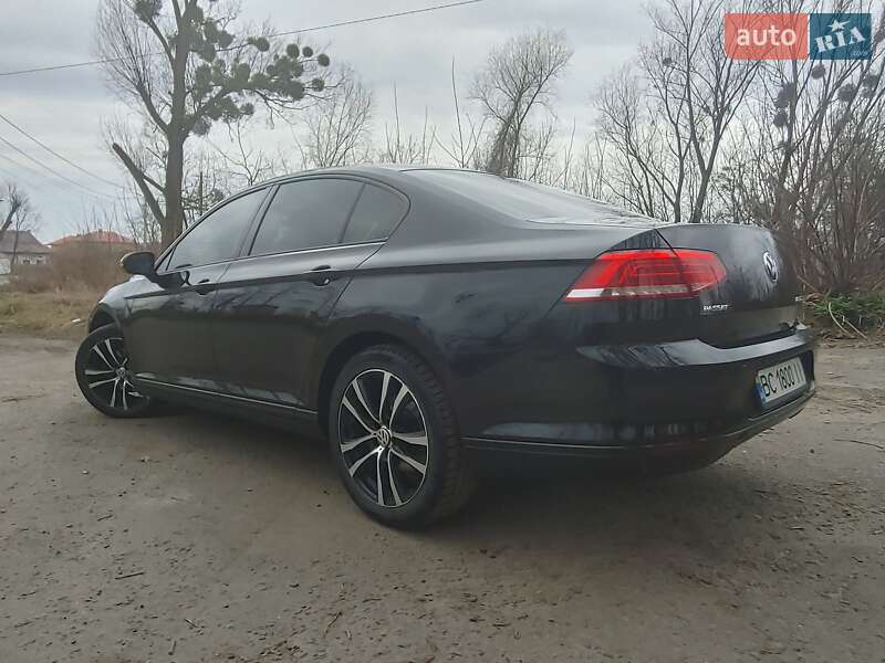 Седан Volkswagen Passat 2016 в Шептицькому