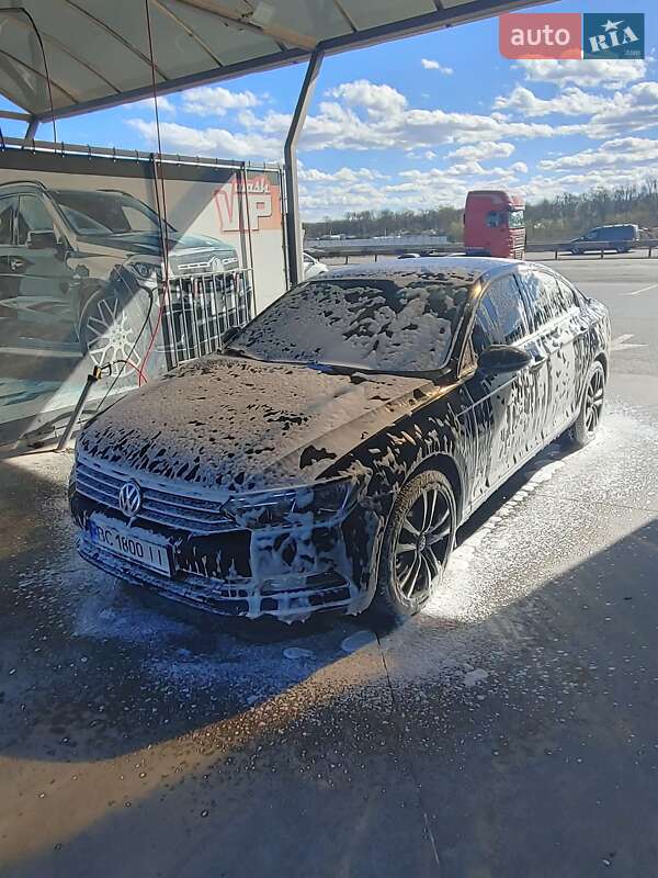 Седан Volkswagen Passat 2016 в Шептицькому