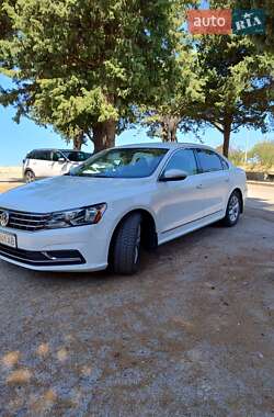 Седан Volkswagen Passat 2016 в 