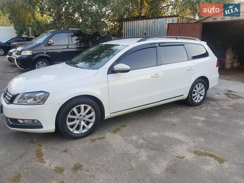 Универсал Volkswagen Passat 2011 в Киеве