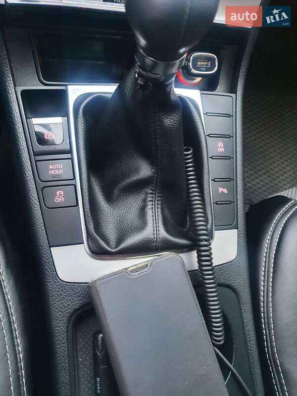 Универсал Volkswagen Passat 2011 в Киеве