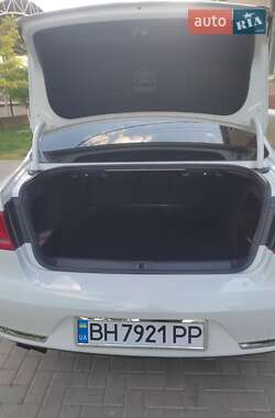 Седан Volkswagen Passat 2012 в 
