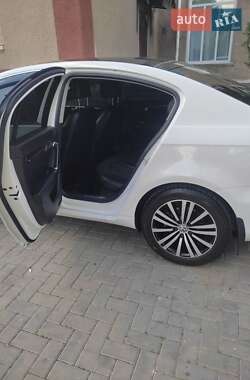 Седан Volkswagen Passat 2012 в 