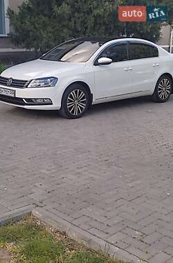 Седан Volkswagen Passat 2012 в 