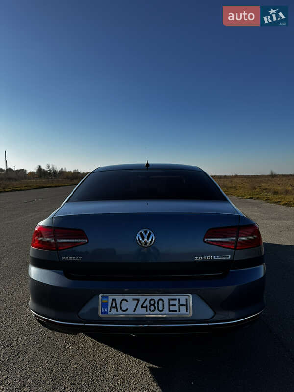 Седан Volkswagen Passat 2014 в Рівному