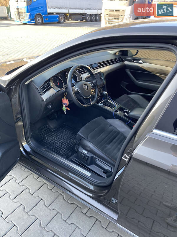 Седан Volkswagen Passat 2018 в Мукачевому