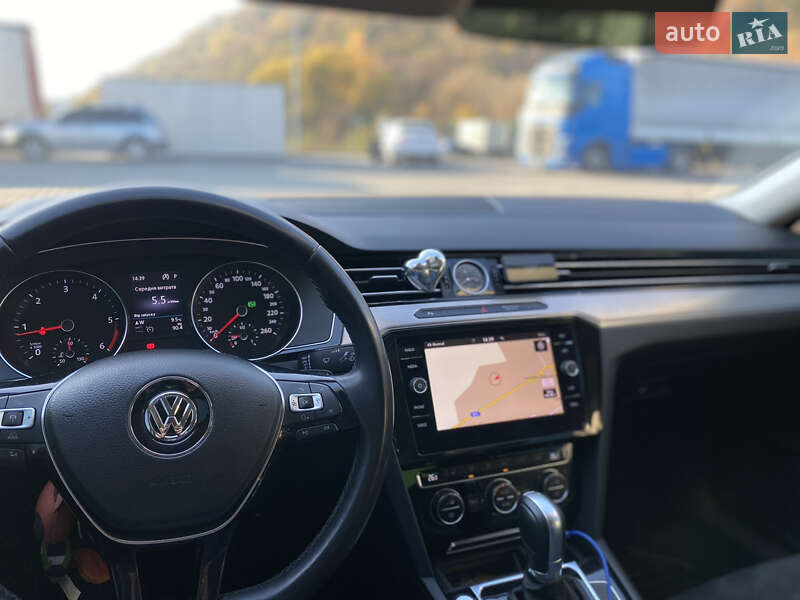 Седан Volkswagen Passat 2018 в Мукачевому
