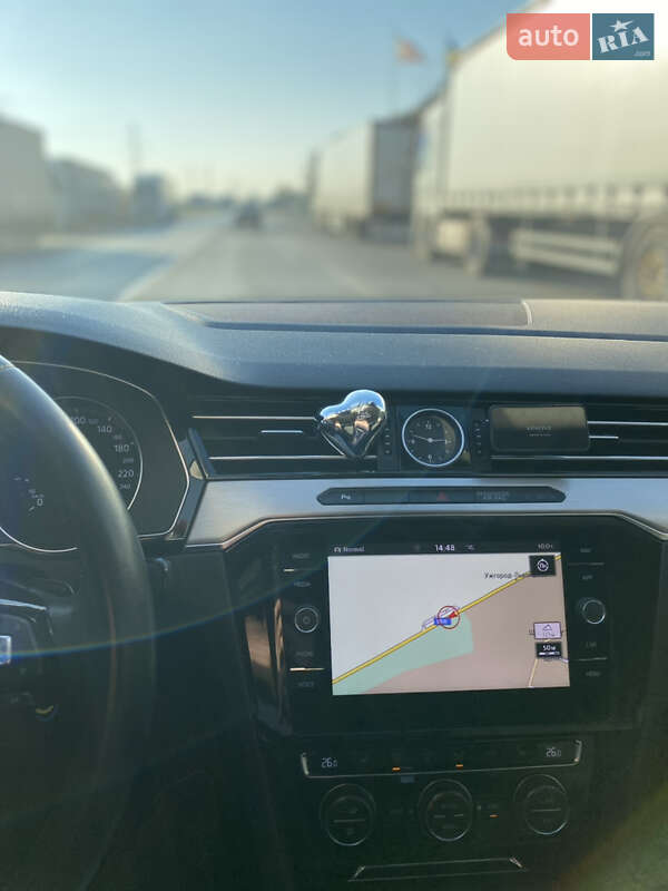 Седан Volkswagen Passat 2018 в Мукачевому