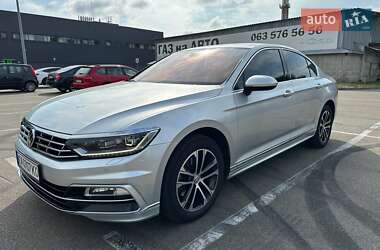 Седан Volkswagen Passat 2018 в Львові