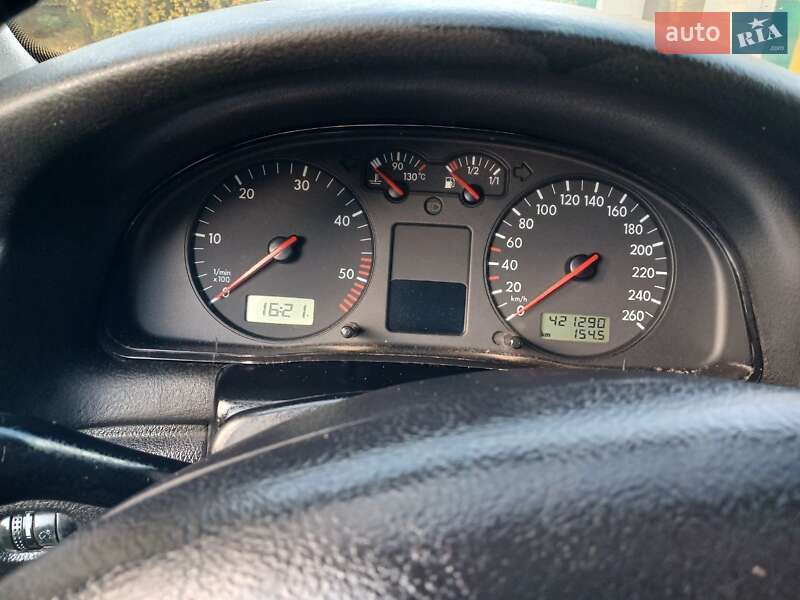 Універсал Volkswagen Passat 2000 в Турійську