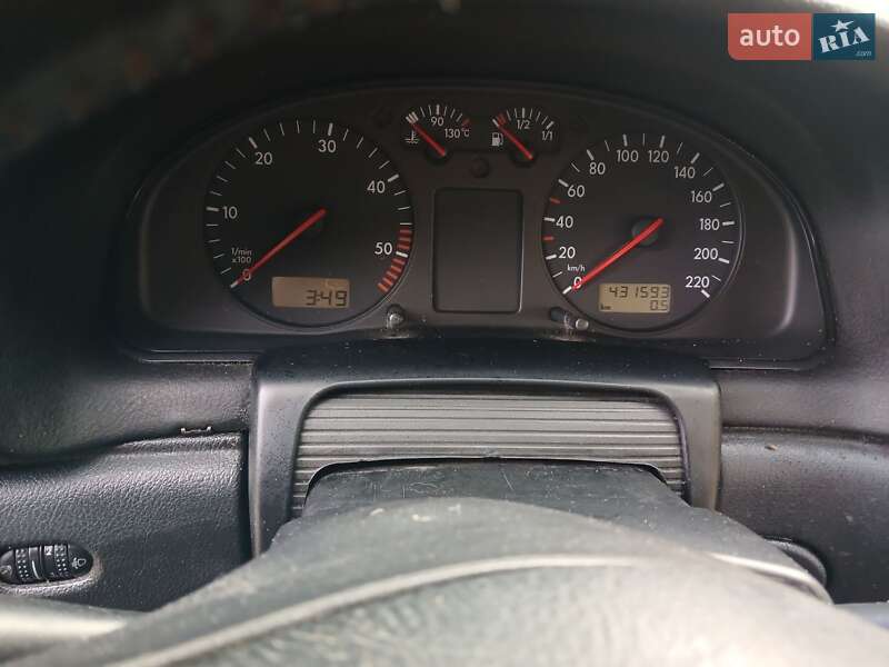 Універсал Volkswagen Passat 2000 в Турійську