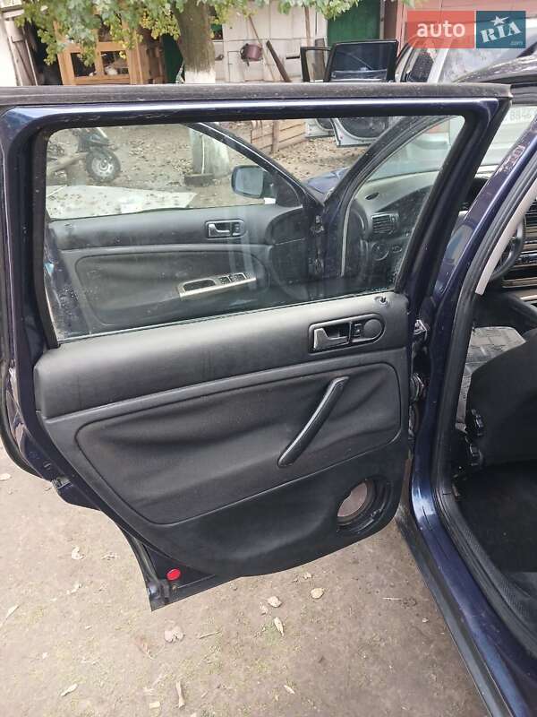 Універсал Volkswagen Passat 2000 в Турійську